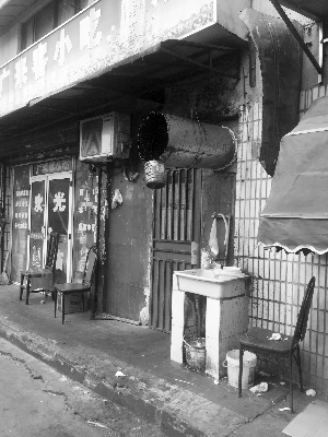 南京又一饭店发生火灾 小餐馆消防隐患不少